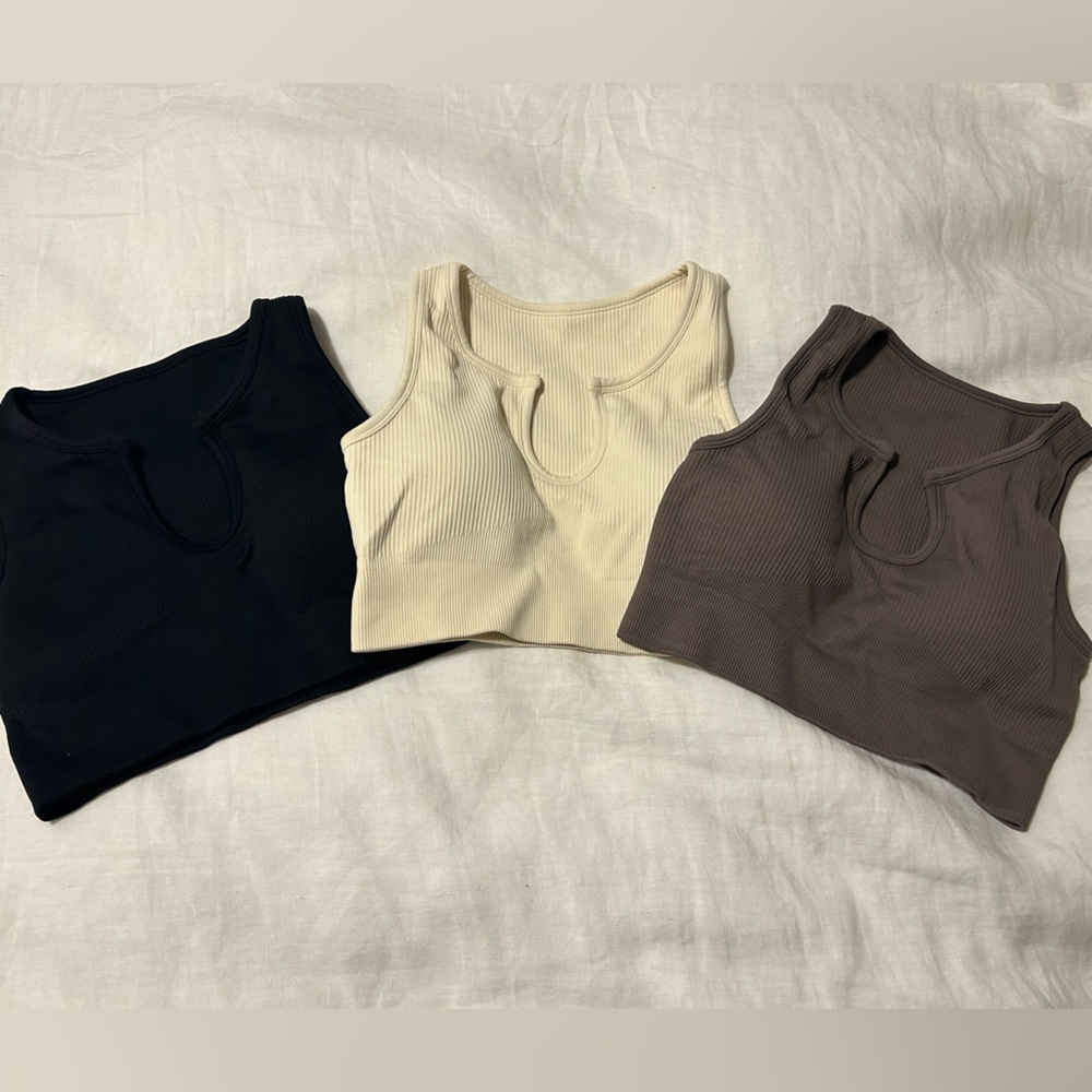 Set of 3 -  crop tank top. Removable pads. S. Very flattering!
